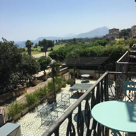 Charming Palazzo Trinacria Apartment *